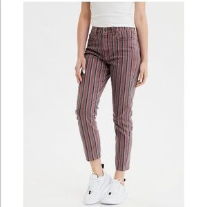 AMERICAN EAGLE Mom Jeans